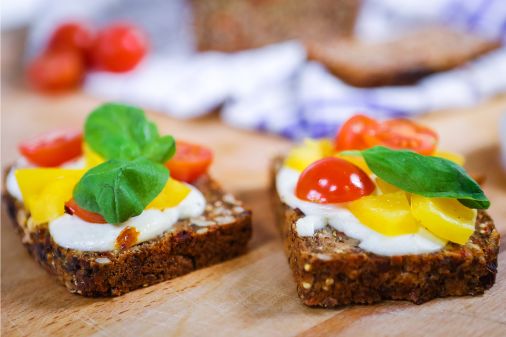 REZEPT: Bruschetta mit gerösteter Paprika
